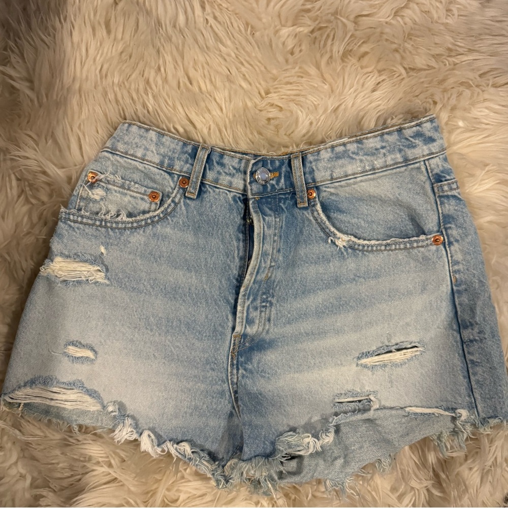 Zara barely worn short!